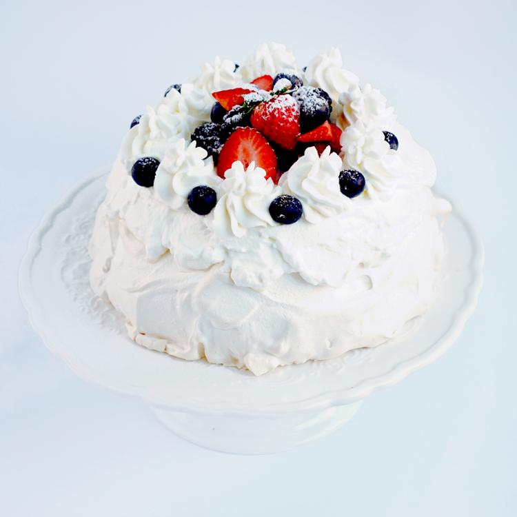 Pavlova de Frutos do Bosque
